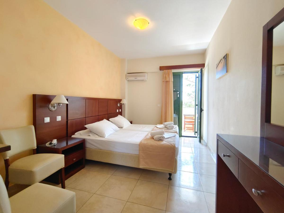Alex (Adults Only) Hotel การ์ปาตอส ภายนอก รูปภาพ