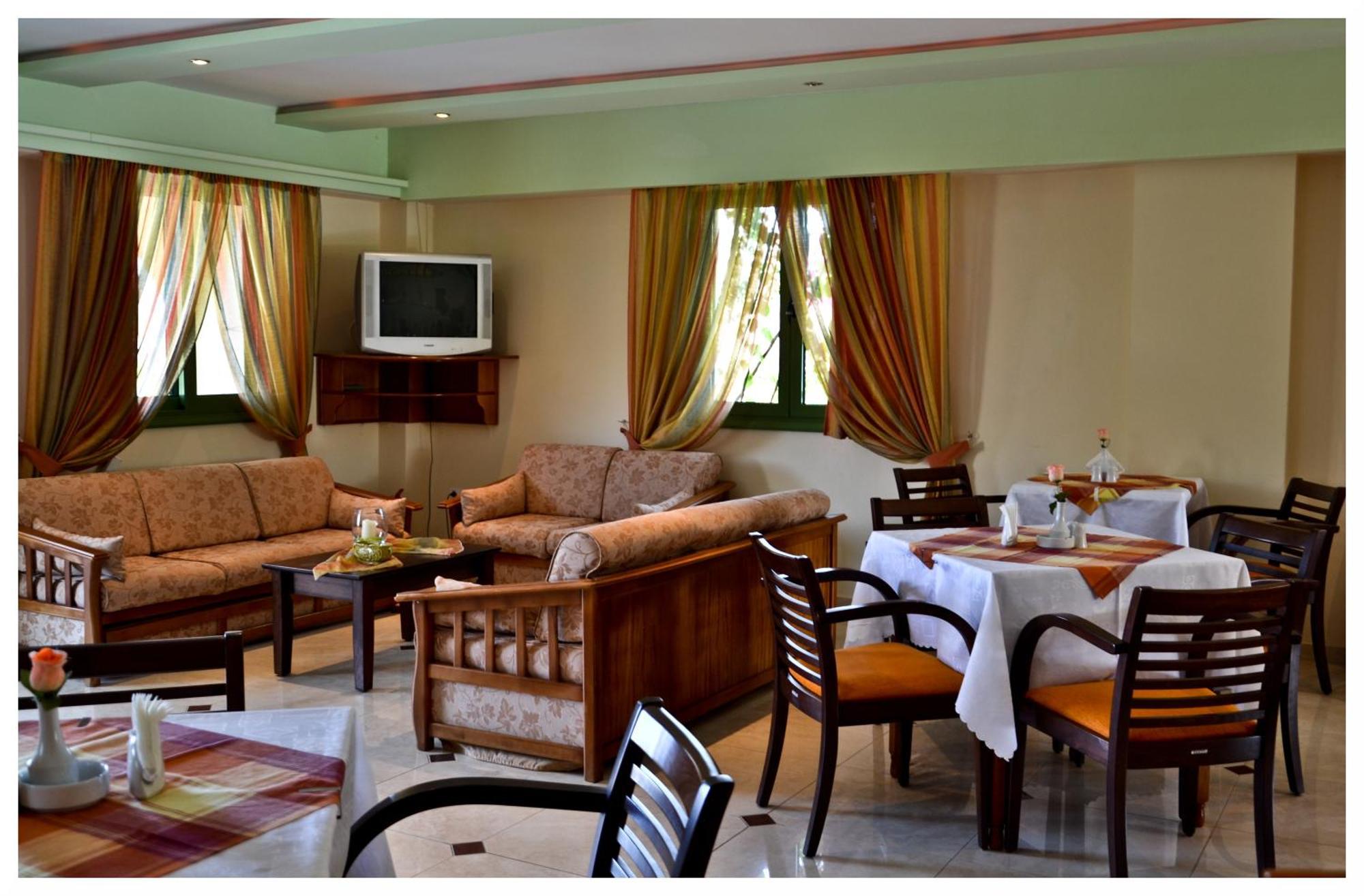 Alex (Adults Only) Hotel การ์ปาตอส ภายนอก รูปภาพ