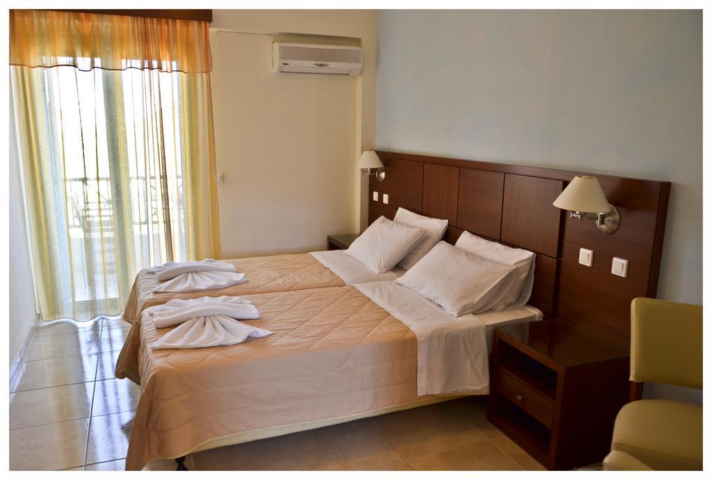 Alex (Adults Only) Hotel การ์ปาตอส ภายนอก รูปภาพ