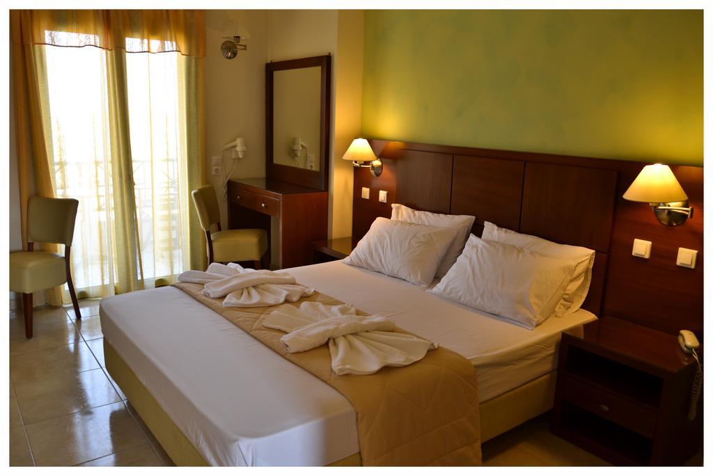 Alex (Adults Only) Hotel การ์ปาตอส ภายนอก รูปภาพ